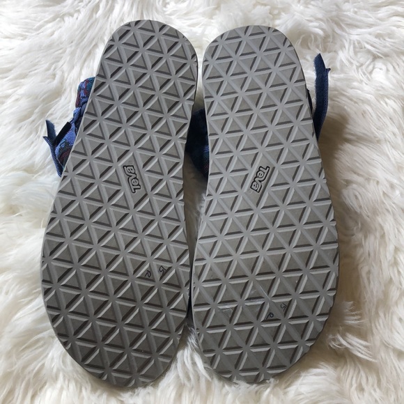 ⭐️🔹 Teva Velcro Sandals - Picture 2 of 3